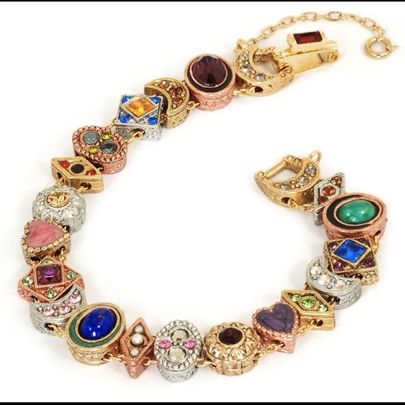 Jewelry - 💖 Host Pick 💖 Vintage Canterbury Slide Bracelet with Victorian Charms